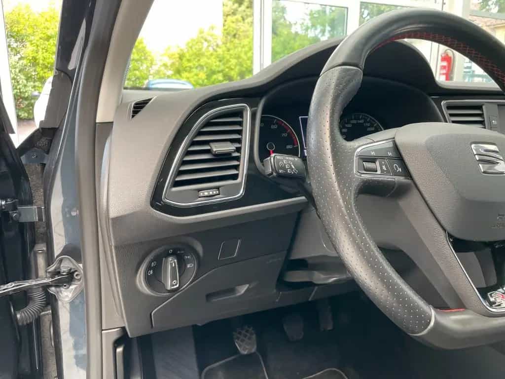 Seat Leon FR PDC LED RFK SHZ 08/2019-photo-13