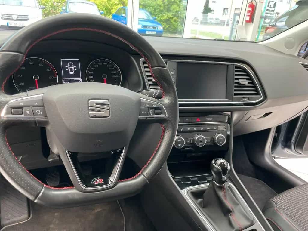 Seat Leon FR PDC LED RFK SHZ 08/2019-photo-14