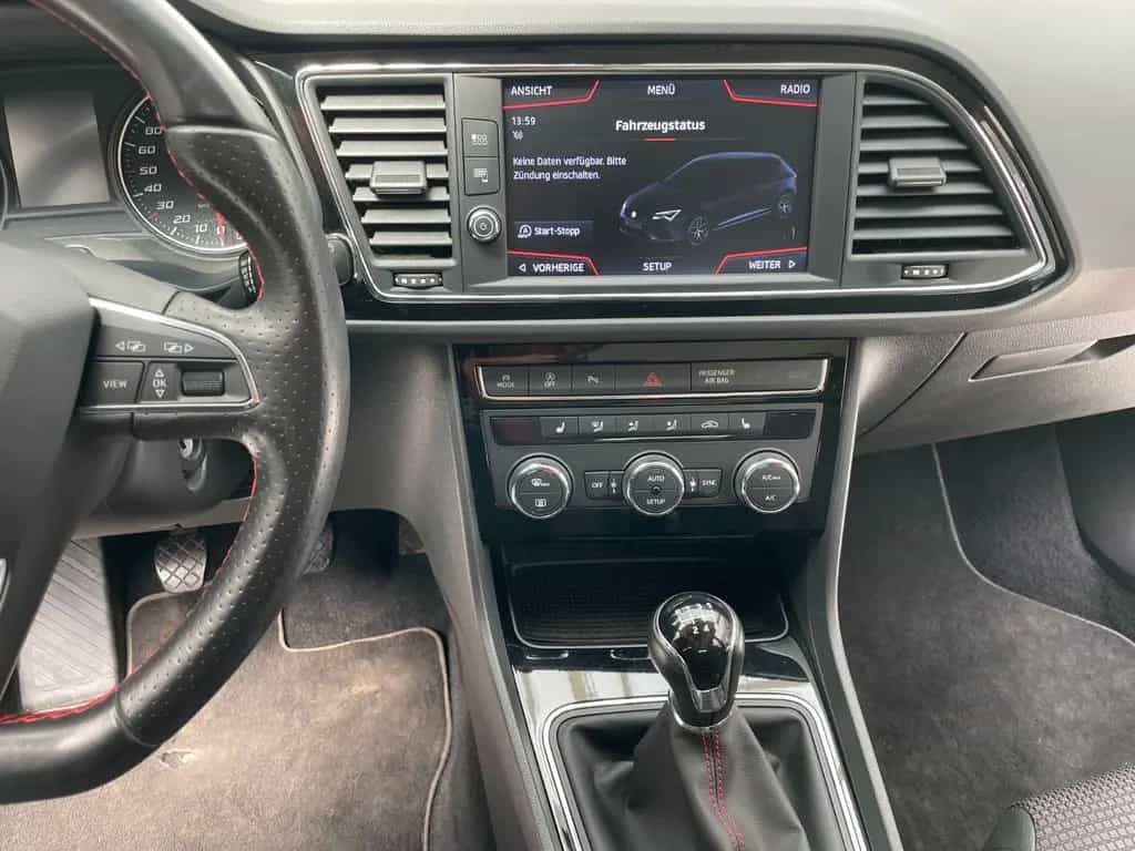 Seat Leon FR PDC LED RFK SHZ 08/2019-photo-15