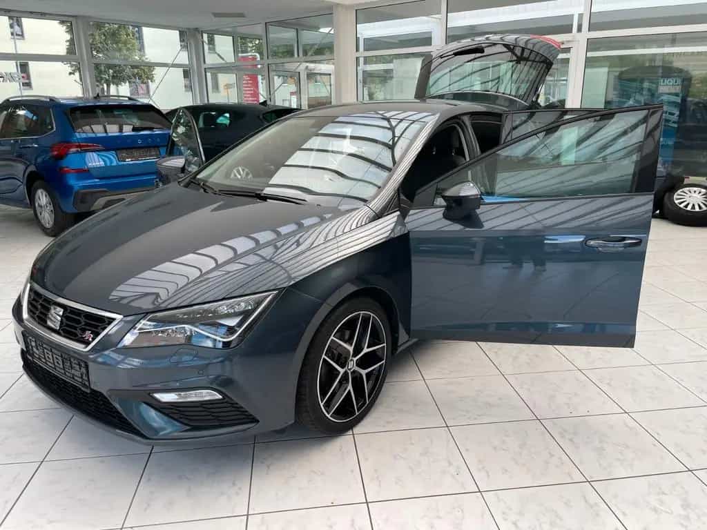 Seat Leon FR PDC LED RFK SHZ 08/2019-photo-18