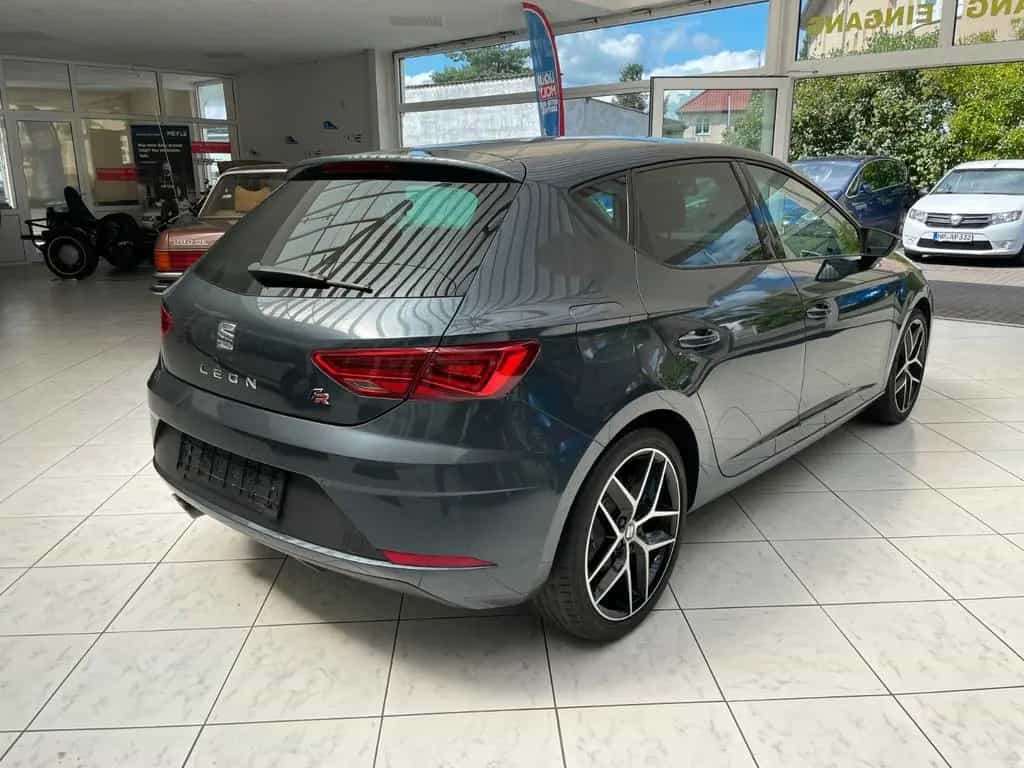 Seat Leon FR PDC LED RFK SHZ 08/2019-photo-4