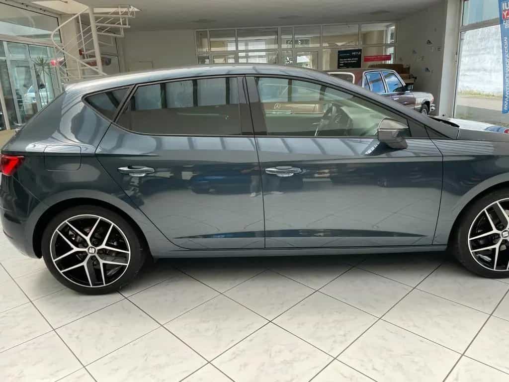 Seat Leon FR PDC LED RFK SHZ 08/2019-photo-5