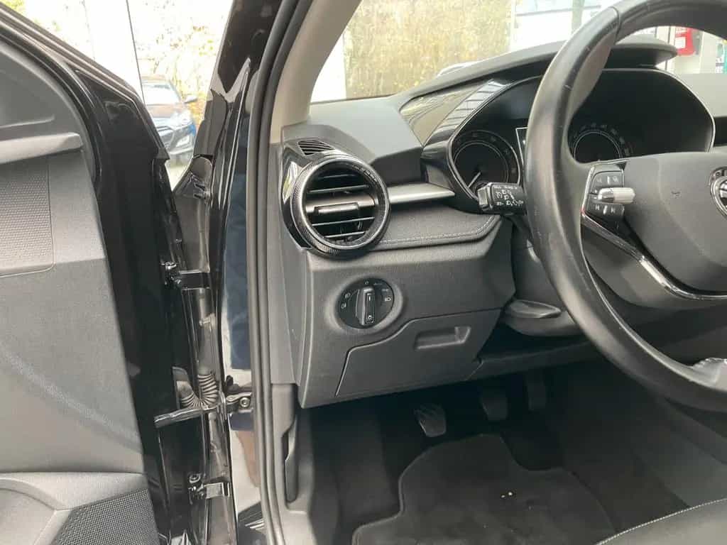Skoda Fabia Style LED SmartLink PDC Klimaautomatic 01/2022-photo-12