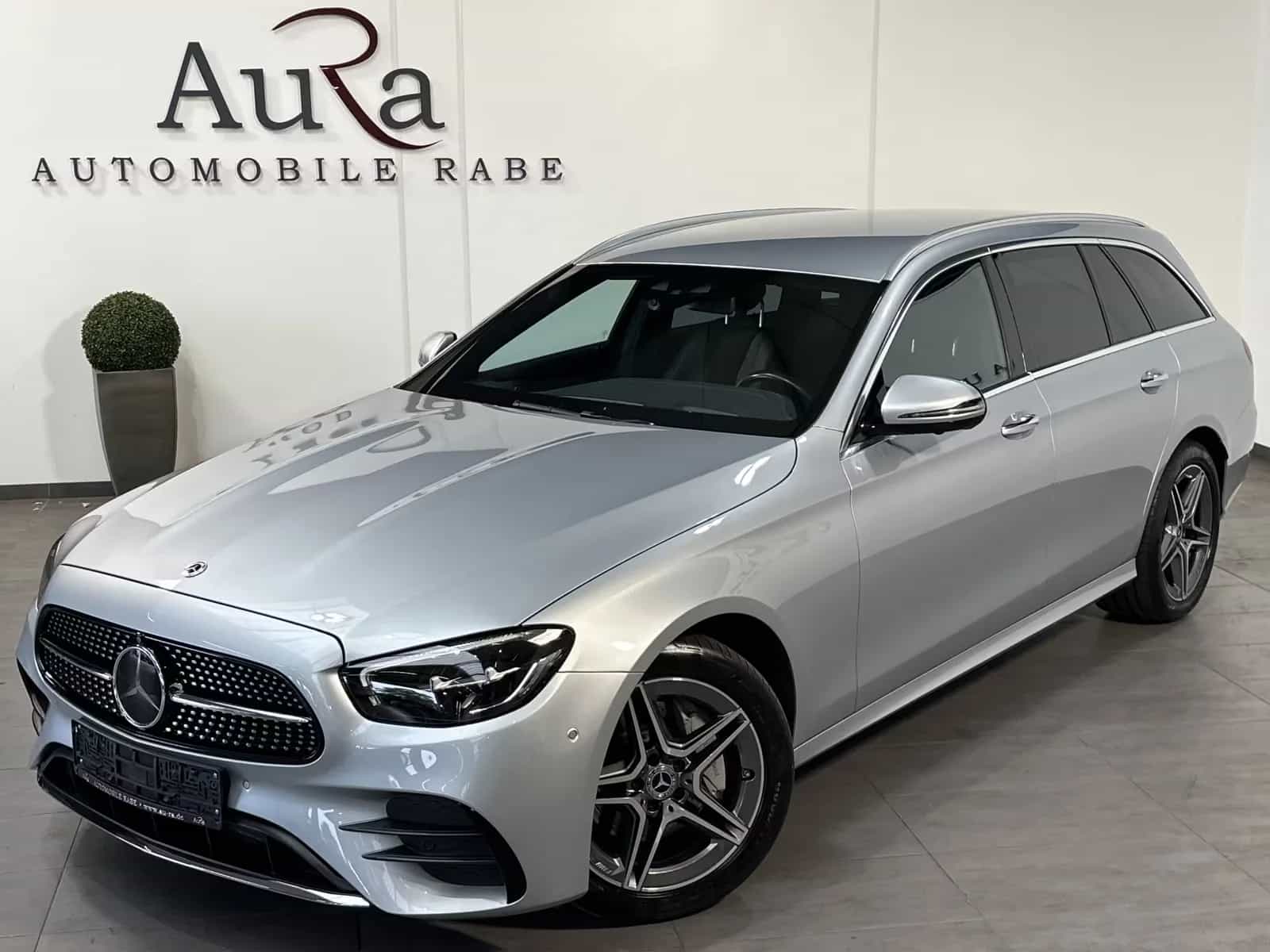 Mercedes-Benz E-Class 300 07/2022-photo-0