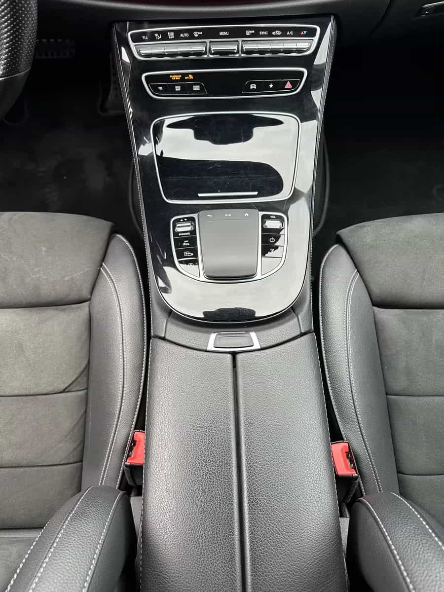 Mercedes-Benz E-Class 300 07/2022-photo-13
