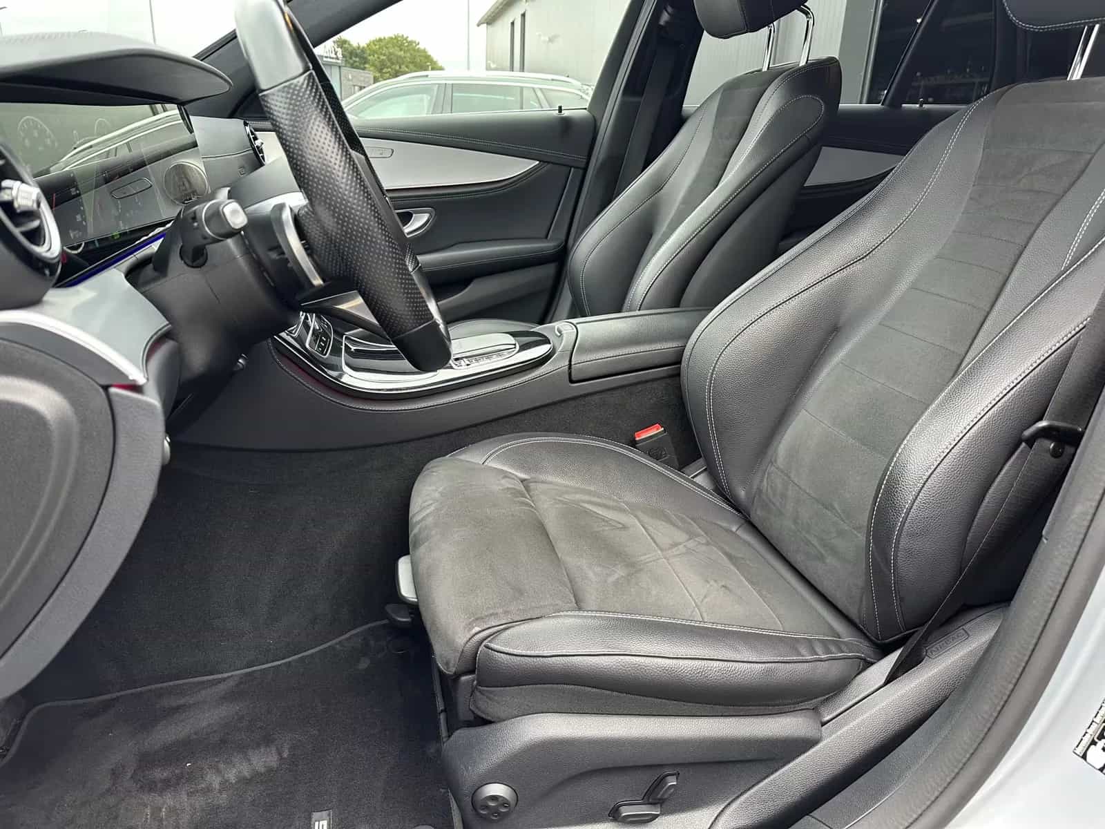 Mercedes-Benz E-Class 300 07/2022-photo-9