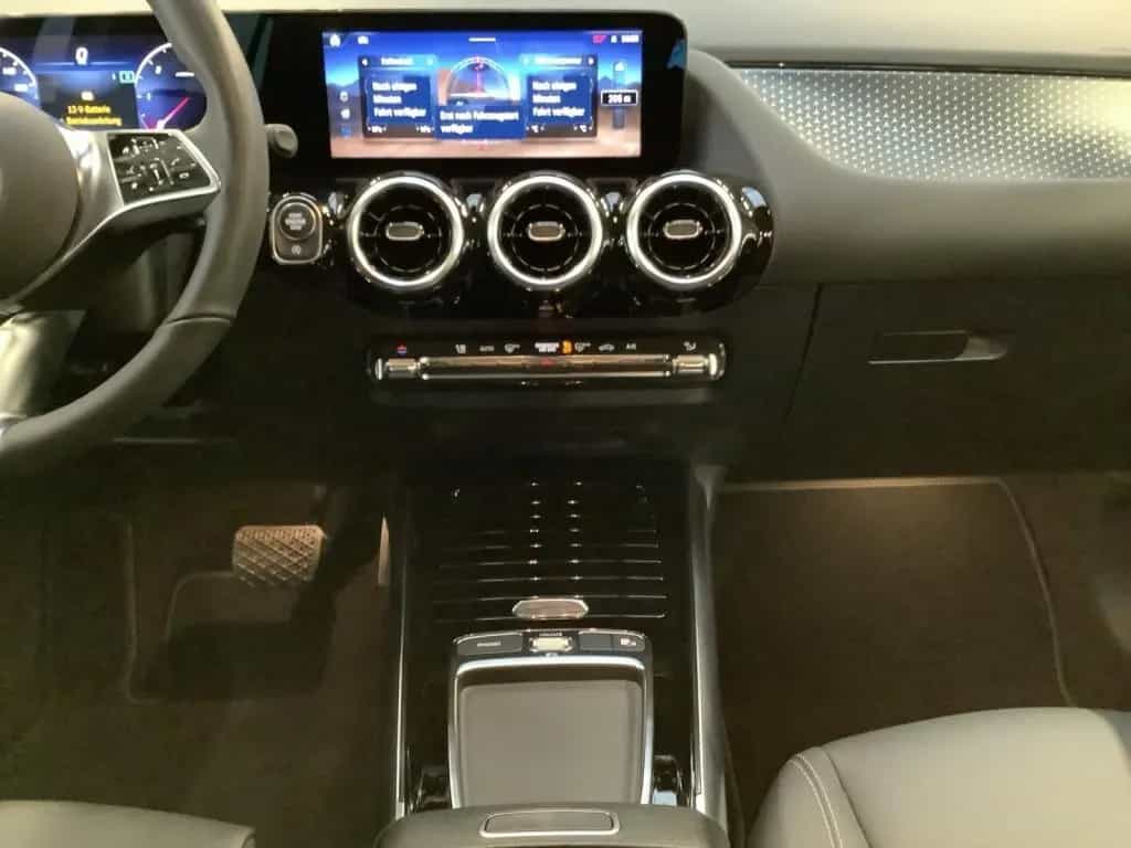 Mercedes-Benz GLA-Class d 4M Progressive/Off-Road/LED/Kamera/ 11/2024-photo-6
