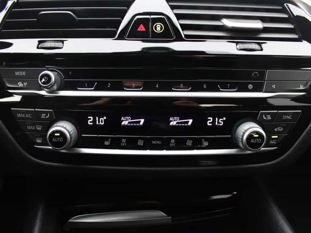 BMW 5 Series 530d xDrive Sport Line HiFi Aktivlenkung RFK 12/2019-photo-11