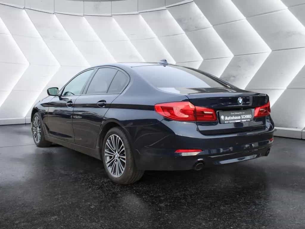 BMW 5 Series 530d xDrive Sport Line HiFi Aktivlenkung RFK 12/2019-photo-2