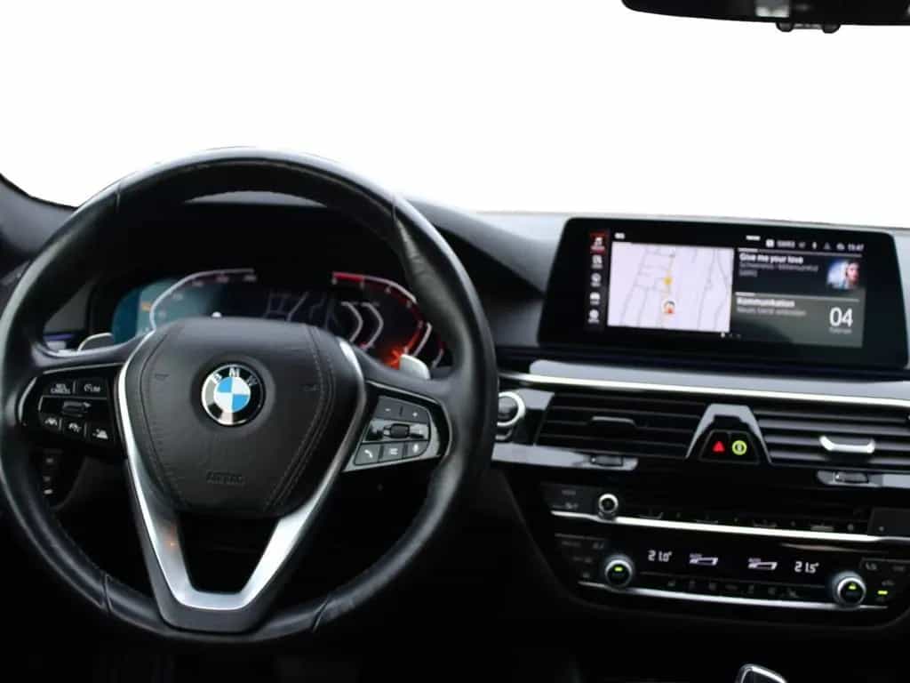 BMW 5 Series 530d xDrive Sport Line HiFi Aktivlenkung RFK 12/2019-photo-8