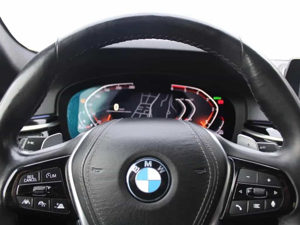 BMW 5 Series 530d xDrive Sport Line HiFi Aktivlenkung RFK 12/2019-photo-9