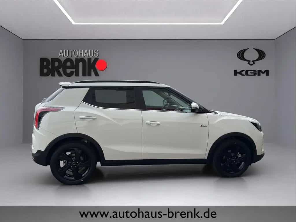 KGM Tivoli Nomad+ 1.5 2WD *LED/SHZ/RFK/App/PDC* null-photo-5