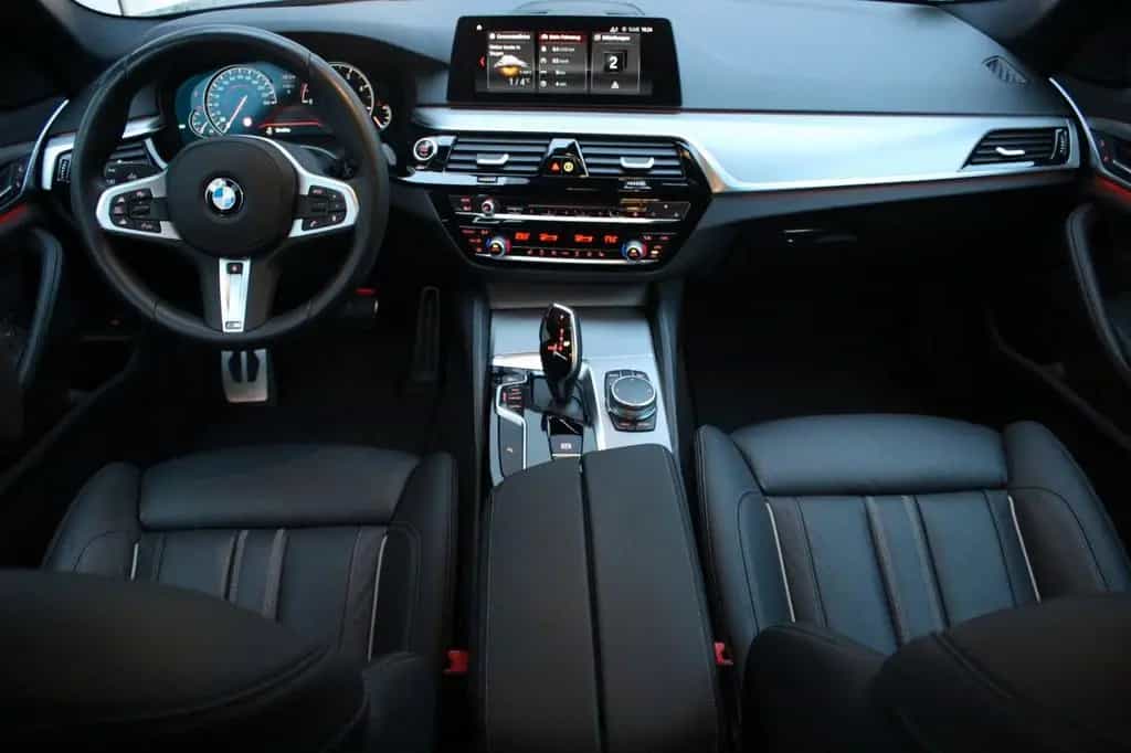BMW 520 d Touring M-Paket | Leder | ACC | Memory 08/2017-photo-4