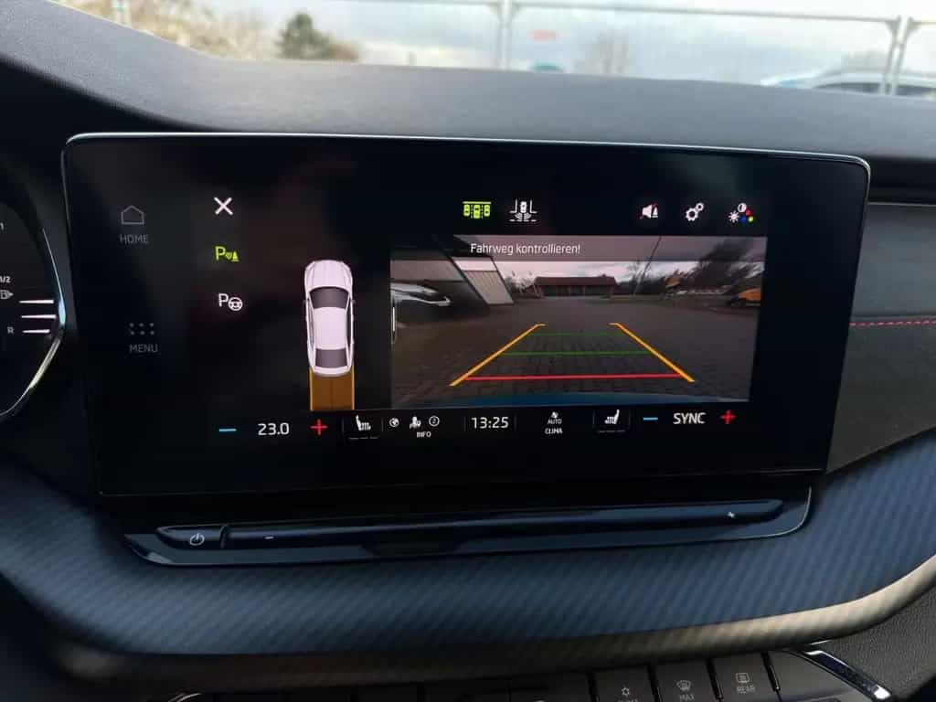 Skoda Octavia Lim. RS Plus /KAMERA/ASSIST/DCC/HUD/VOLL 02/2022-photo-12