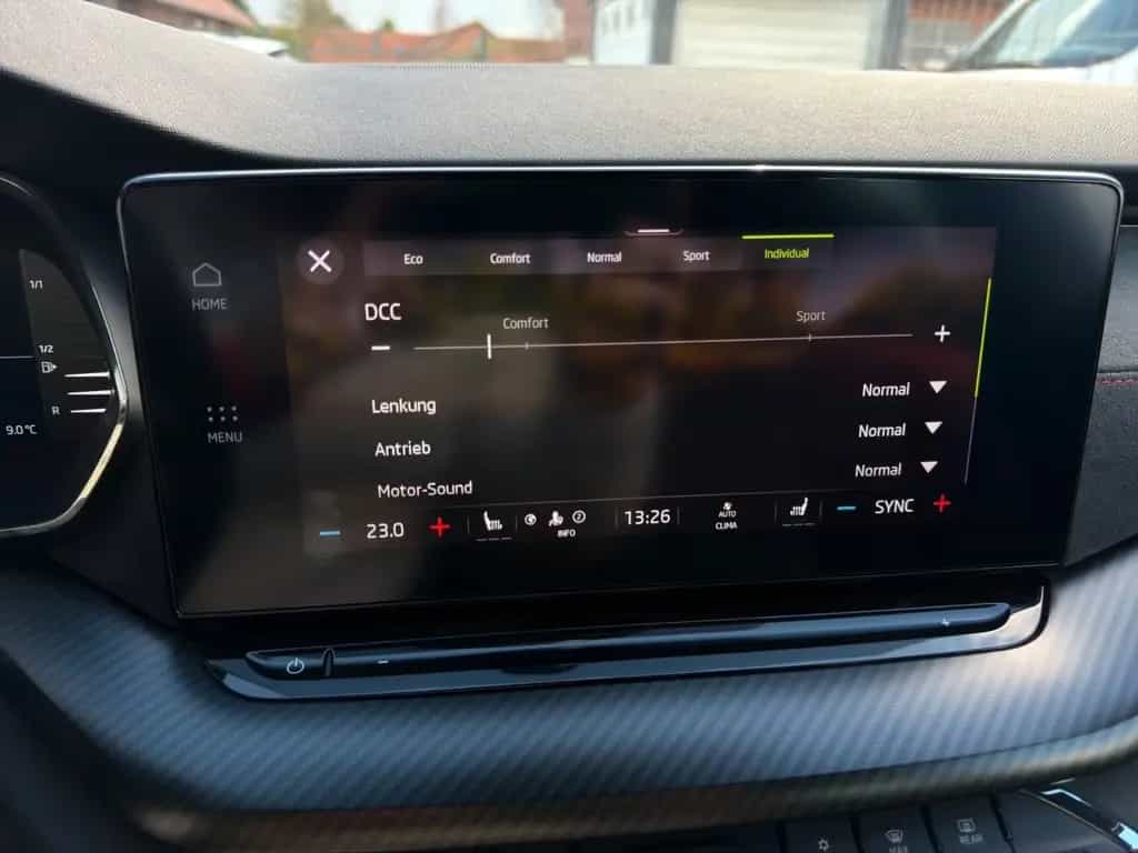Skoda Octavia Lim. RS Plus /KAMERA/ASSIST/DCC/HUD/VOLL 02/2022-photo-14