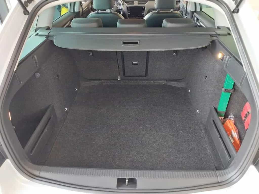 Skoda Octavia Style DSG Frontscheibehzg Lenkradhzg AHK 08/2018-photo-13