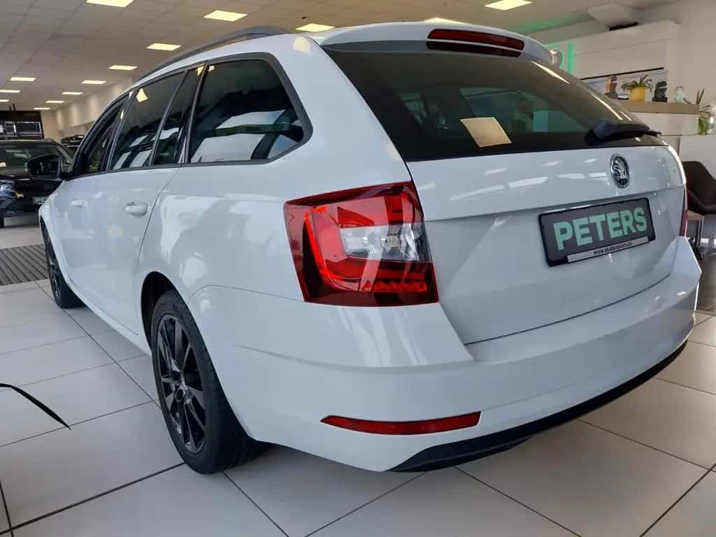 Skoda Octavia Style DSG Frontscheibehzg Lenkradhzg AHK 08/2018-photo-4