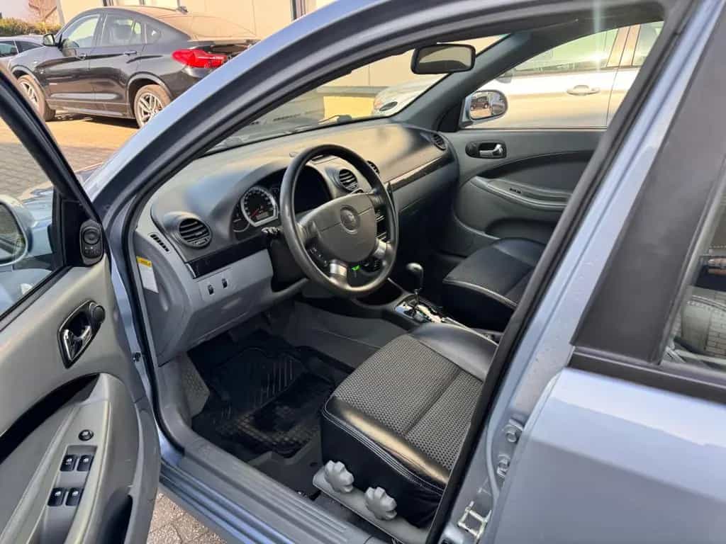 Chevrolet Lacetti 1.8 CDX 1.Hand Automatik Leder TÜV NEU 08/2009-photo-11