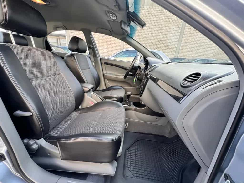 Chevrolet Lacetti 1.8 CDX 1.Hand Automatik Leder TÜV NEU 08/2009-photo-21