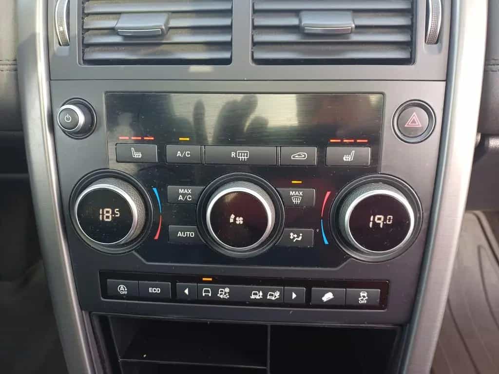Land Rover Discovery Sport SE AWD LEDER PANO ATOMATIK AHK 05/2019-photo-18