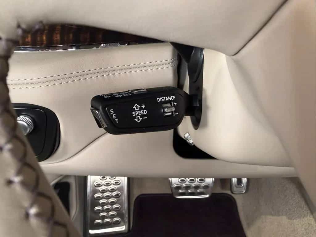 Bentley Bentayga 4.0 V8 Diesel 4WD Autom. 03/2018-photo-20