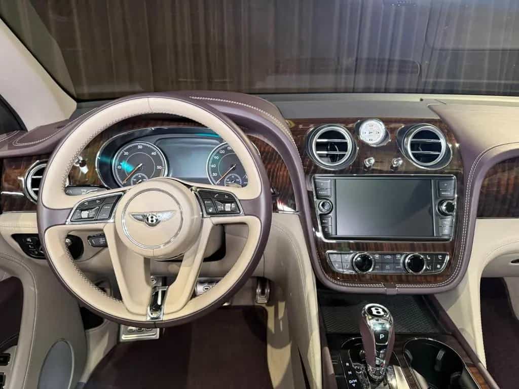 Bentley Bentayga 4.0 V8 Diesel 4WD Autom. 03/2018-photo-25