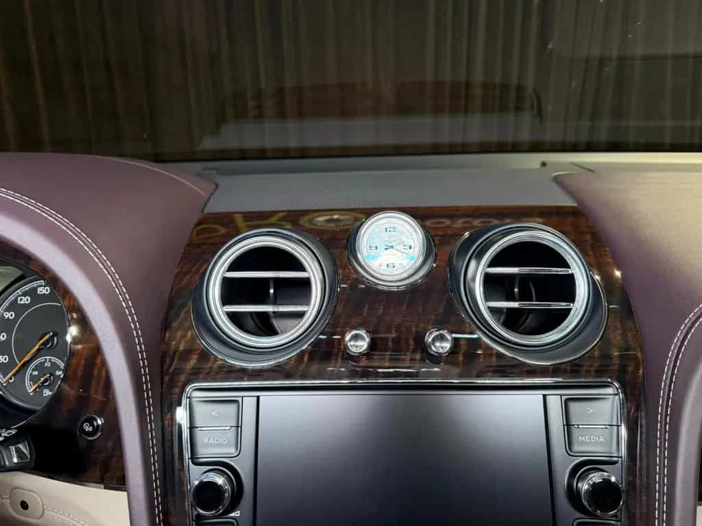 Bentley Bentayga 4.0 V8 Diesel 4WD Autom. 03/2018-photo-31