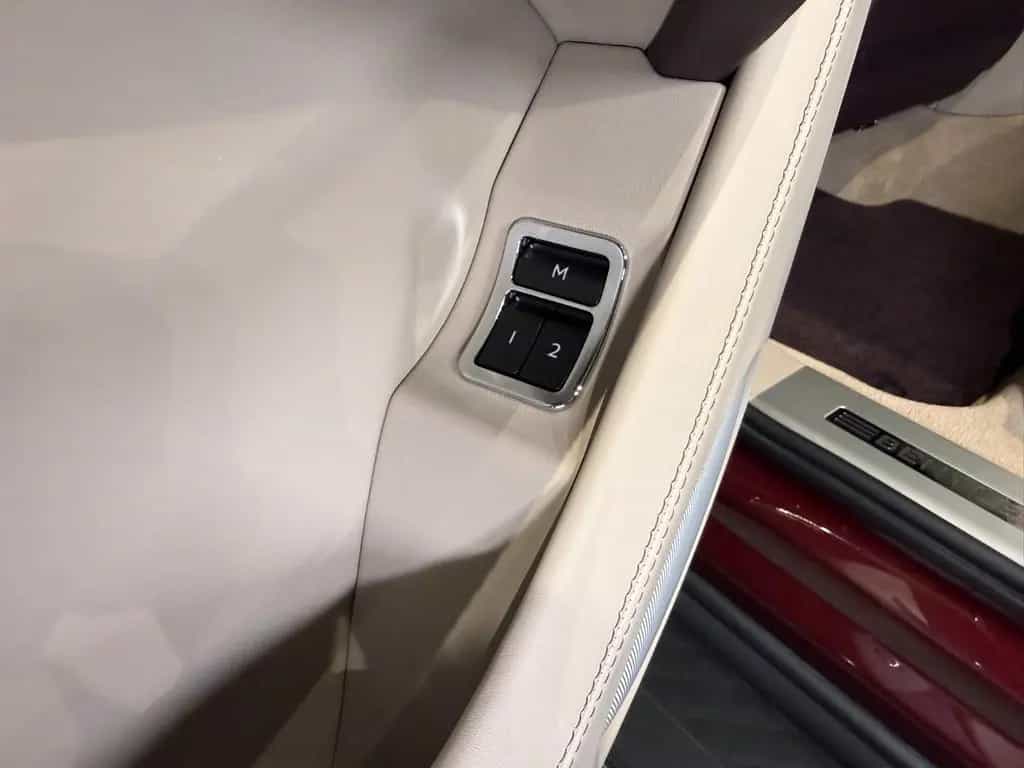 Bentley Bentayga 4.0 V8 Diesel 4WD Autom. 03/2018-photo-32