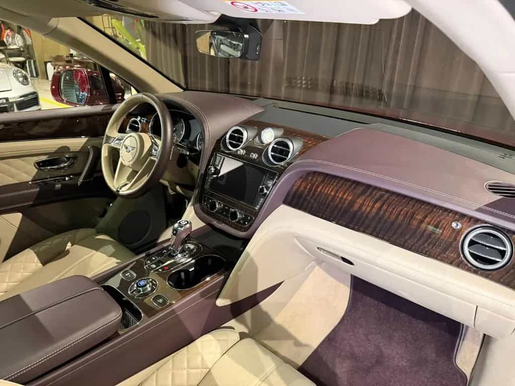 Bentley Bentayga 4.0 V8 Diesel 4WD Autom. 03/2018-photo-44