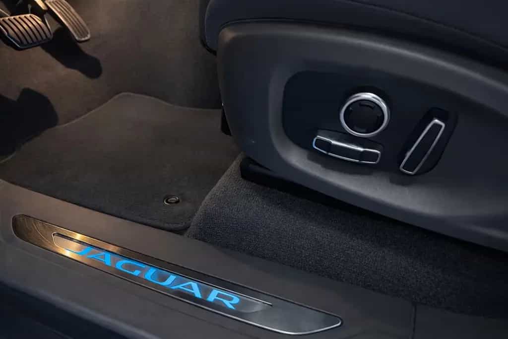 Jaguar F-Pace R-Sport AWD *LED+LEDER+KAMERA+PDC* 03/2020-photo-10