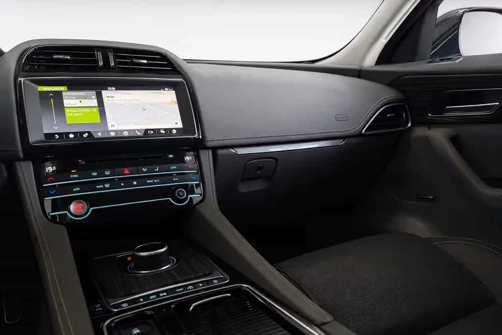 Jaguar F-Pace R-Sport AWD *LED+LEDER+KAMERA+PDC* 03/2020-photo-9