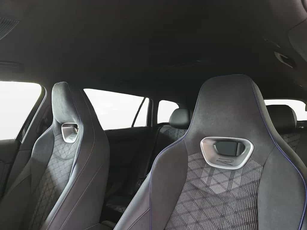 Volkswagen Passat R-Line 2,0 TDI (150 PS) DSG | IQ. | AHK 12/2025-photo-11