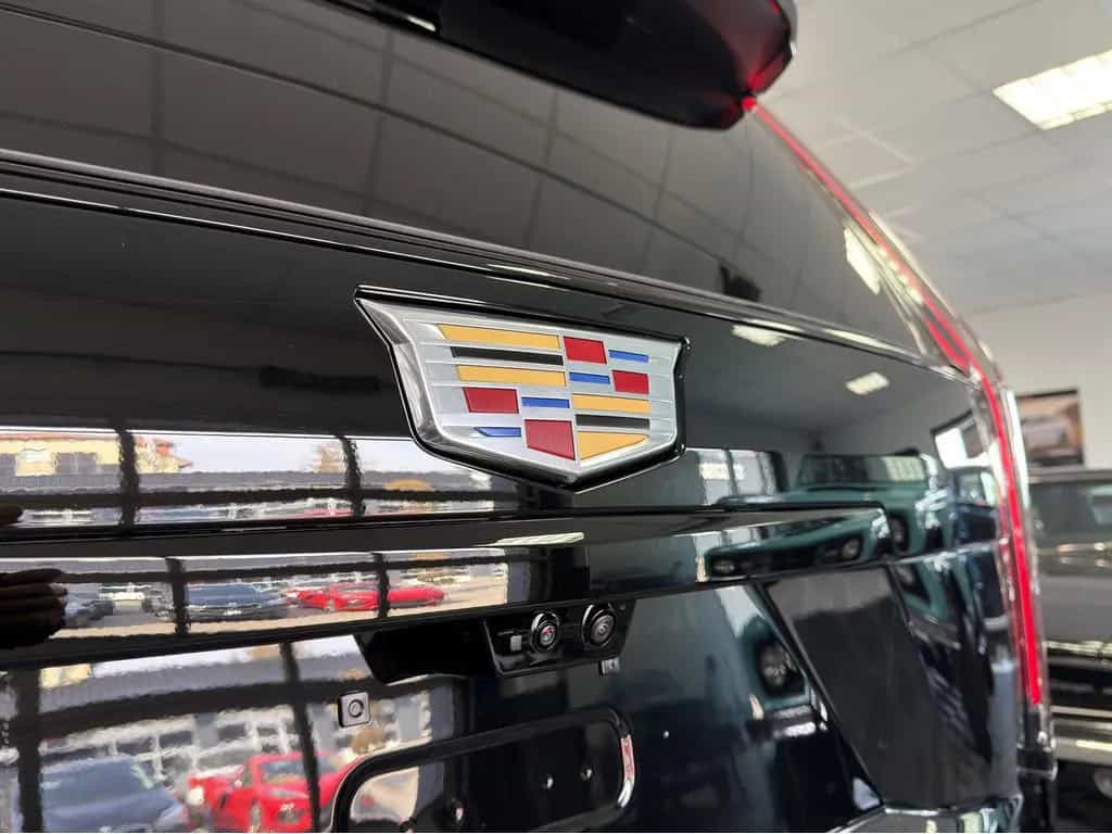 Cadillac Escalade Sport Platinum Black SUV 2026 22" AKG V null-photo-10
