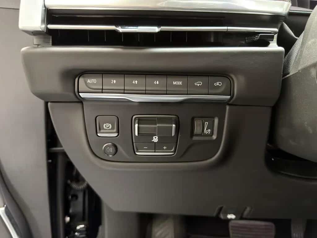 Cadillac Escalade Sport Platinum Black SUV 2026 22" AKG V null-photo-17