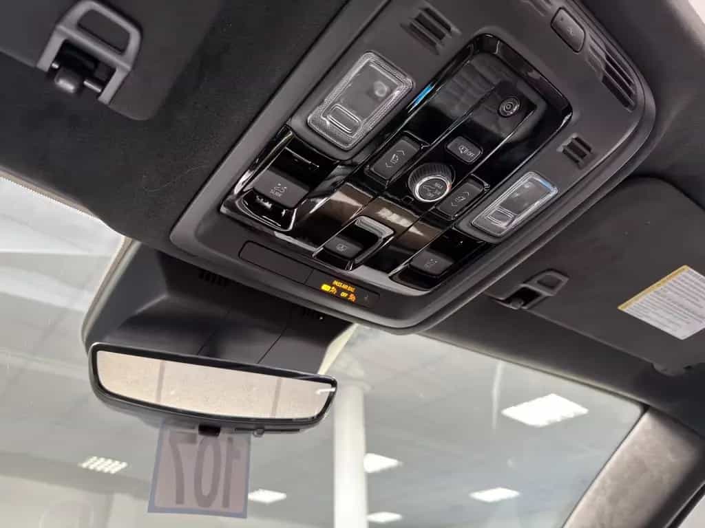 Cadillac Escalade Sport Platinum Black SUV 2026 22" AKG V null-photo-28