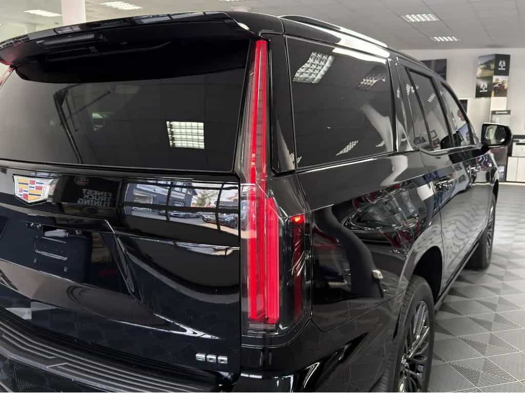 Cadillac Escalade Sport Platinum Black SUV 2026 22" AKG V null-photo-9