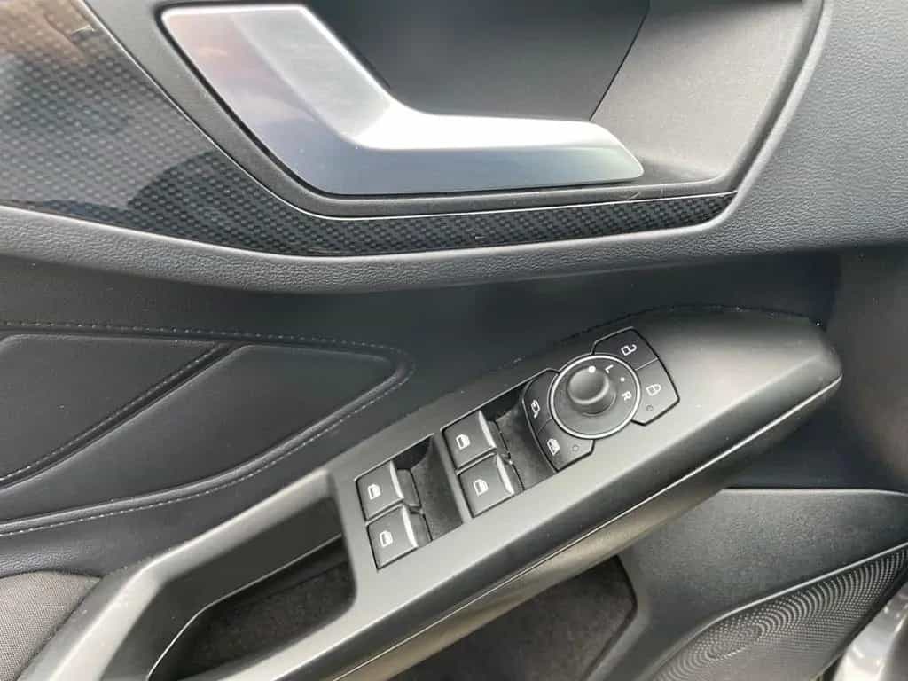 Ford Focus 1.0 l EcoBoost Hybrid ST-Line NAVI/DAB FAH 01/2023-photo-19