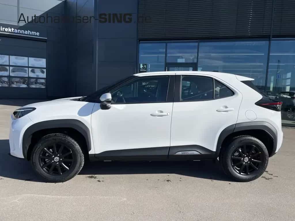 Toyota Yaris Cross HEV 116 CVT Klima Tempo Alu CarPlay 08/2025-photo-1