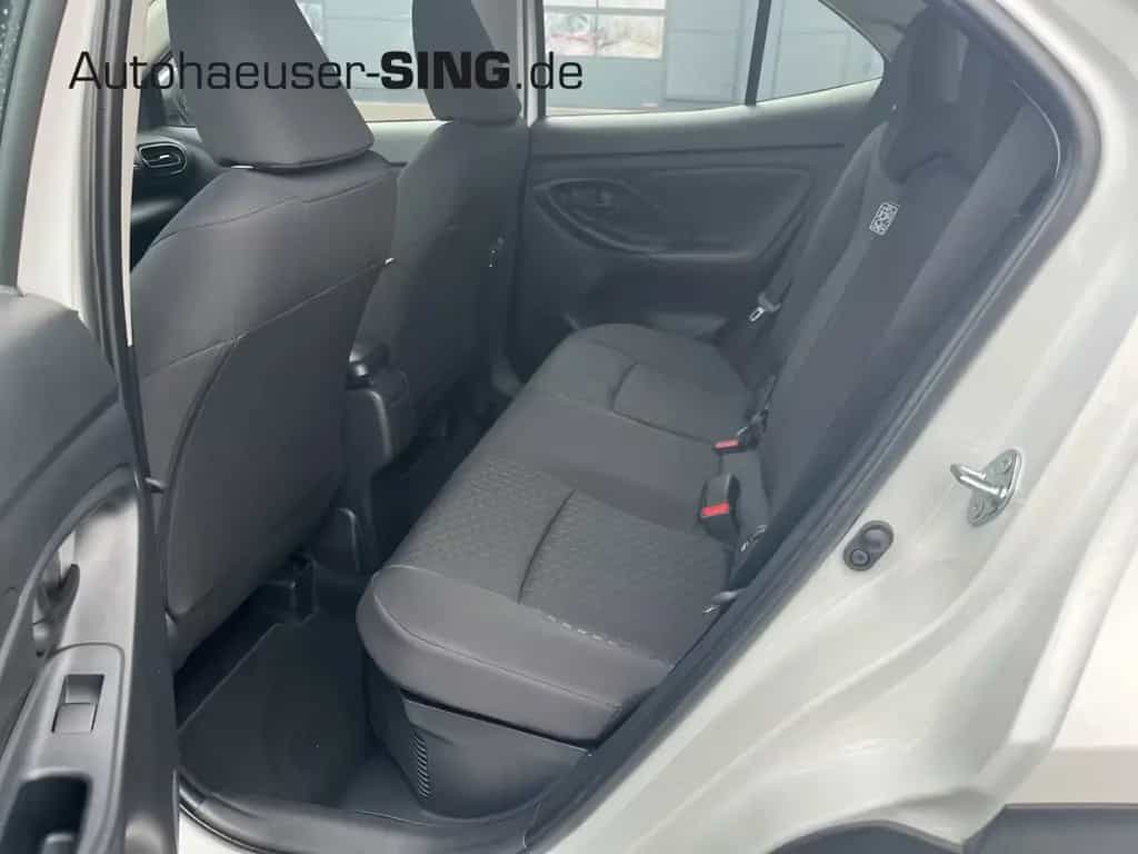 Toyota Yaris Cross HEV 116 CVT Klima Tempo Alu CarPlay 08/2025-photo-12