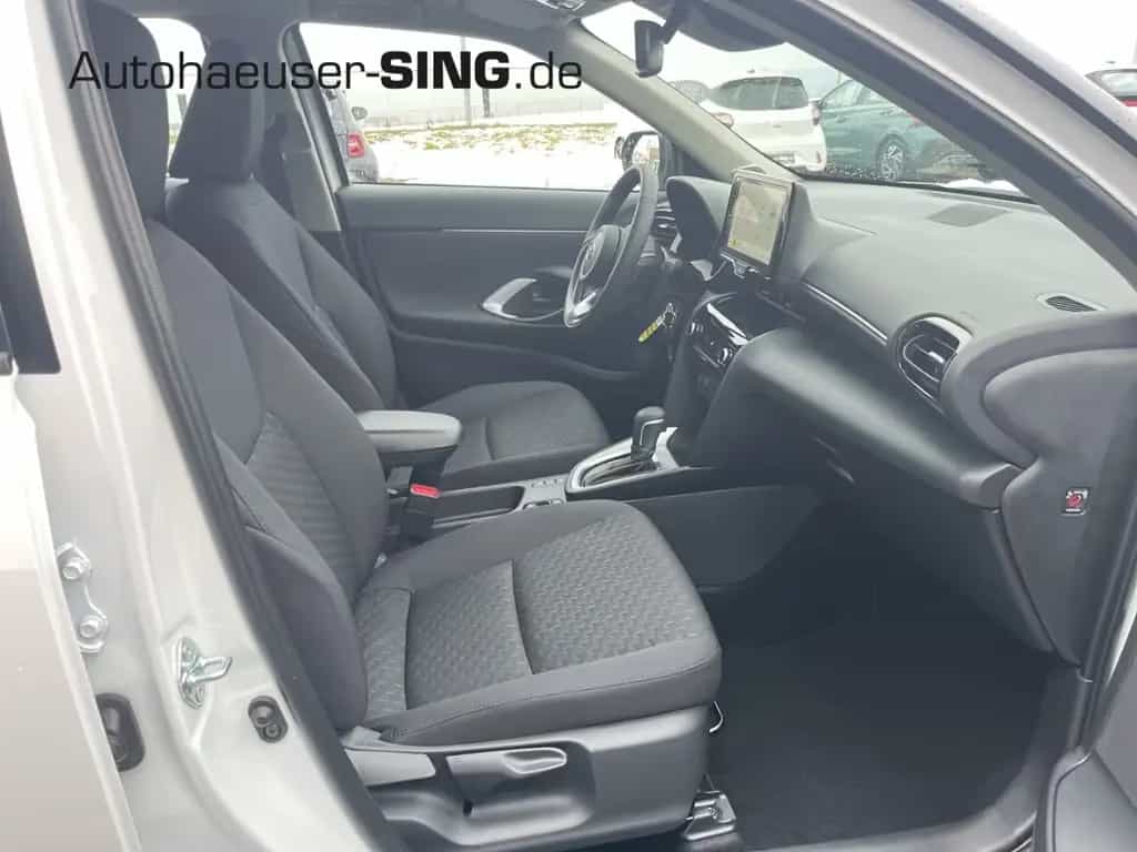 Toyota Yaris Cross HEV 116 CVT Klima Tempo Alu CarPlay 08/2025-photo-14