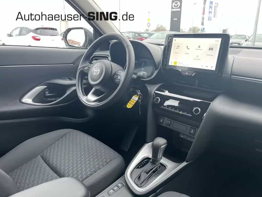 Toyota Yaris Cross HEV 116 CVT Klima Tempo Alu CarPlay 08/2025-photo-17