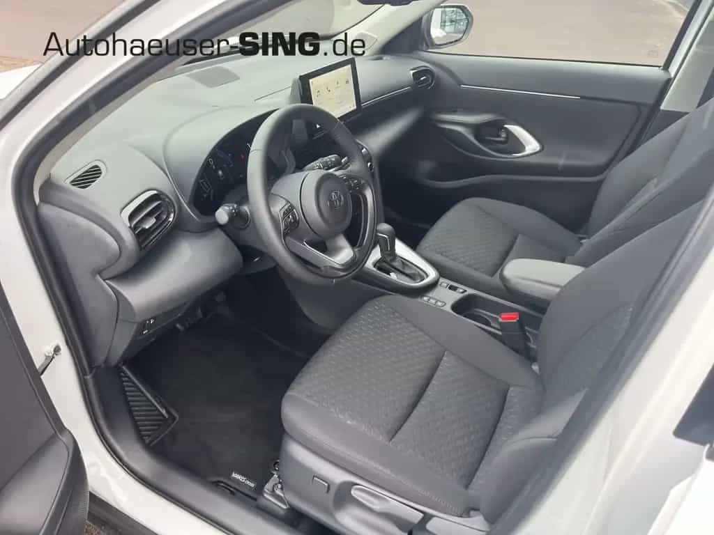 Toyota Yaris Cross HEV 116 CVT Klima Tempo Alu CarPlay 08/2025-photo-9