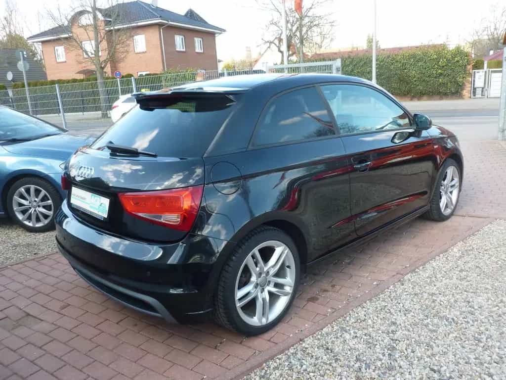 Audi A1 S  Sportpaket LED/S-Tonic/17Zoll/T-Leder/BT 02/2013-photo-4