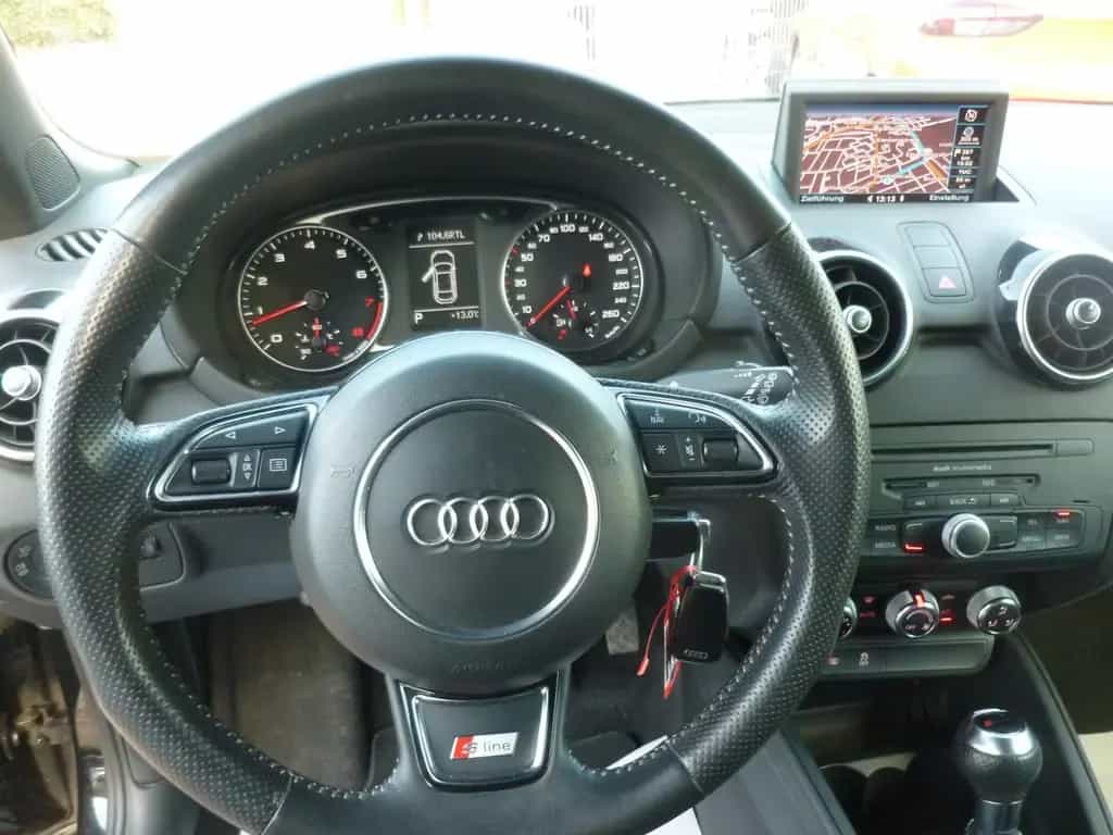 Audi A1 S  Sportpaket LED/S-Tonic/17Zoll/T-Leder/BT 02/2013-photo-8