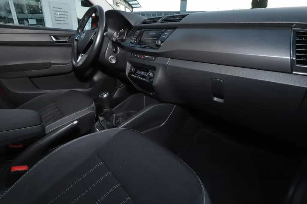 Skoda Fabia Style 1.0 TSI, Klimaautomatik, AHK, PDC, K 03/2020-photo-7