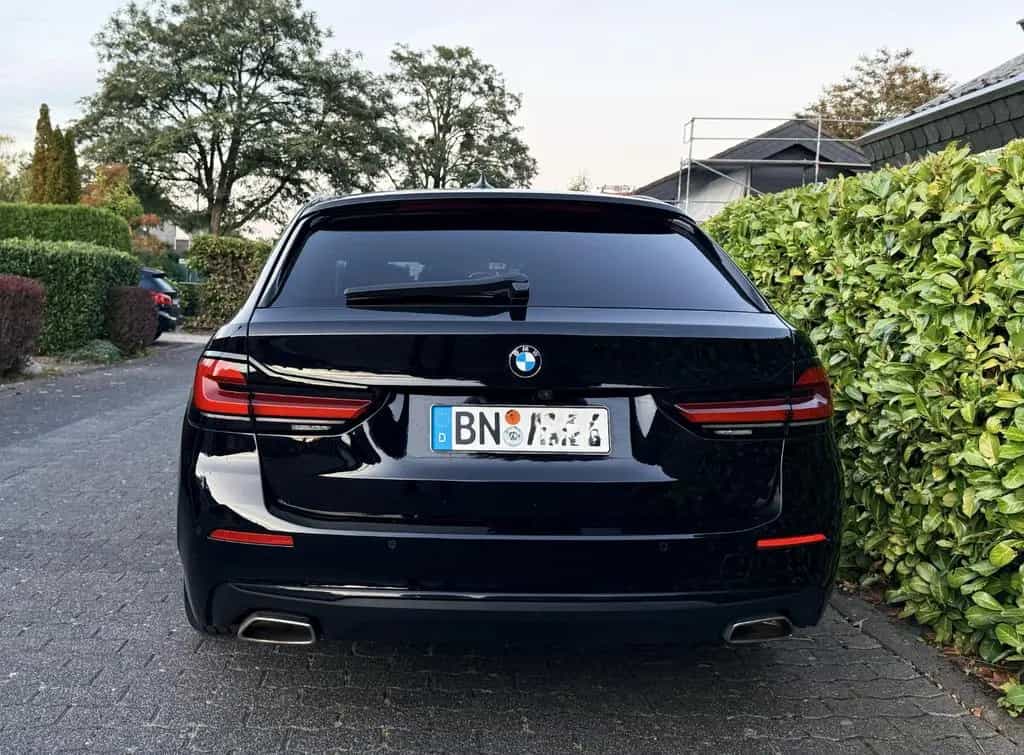BMW 5 Series 520d Touring A - 10/2020-photo-4