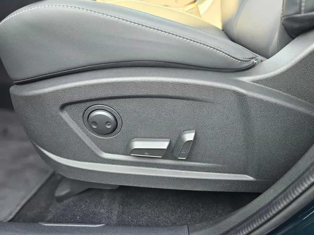 DFSK Forthing 4 Forthing 3 1.5 TGDI 7DCT EXCLUSIV+LEDER+PANORAMA null-photo-29