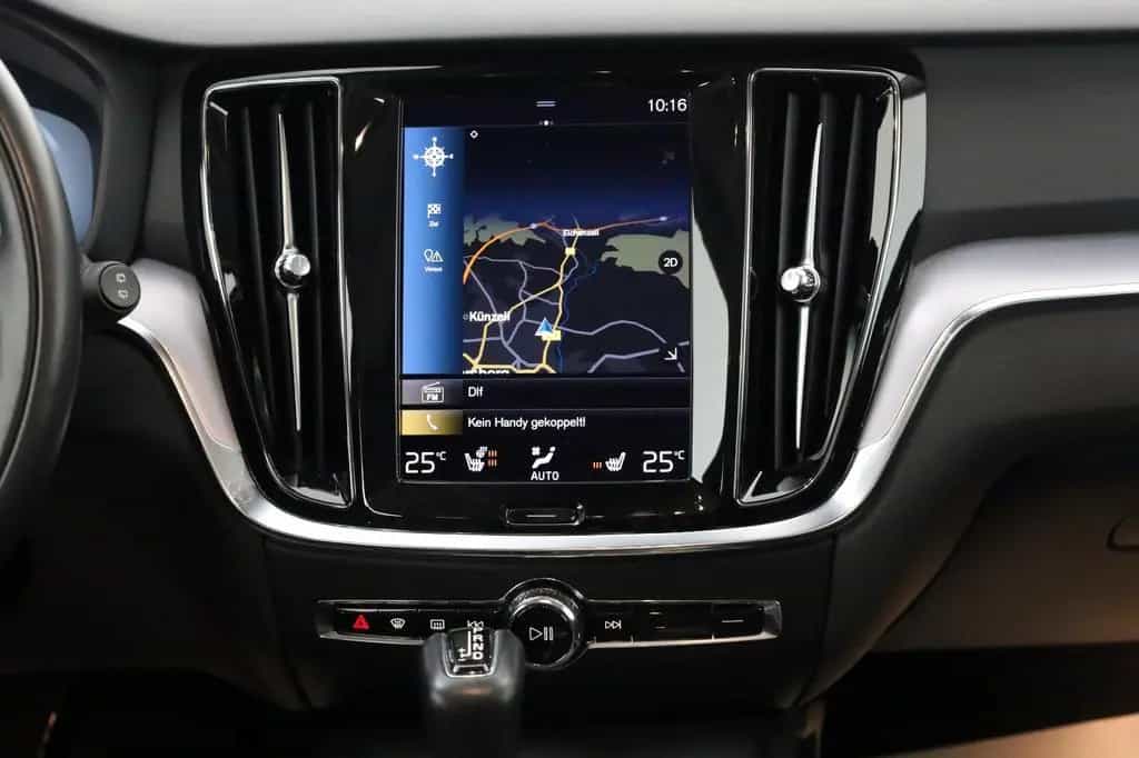 Volvo V60 Momentum Pro,T.Leder,Navi,LED,SH,Kamera,DAB 02/2021-photo-16
