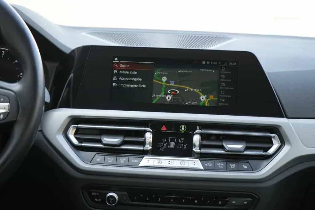 BMW 320 d Advantage Standh. Lenkrdhz. Display Key  A 11/2020-photo-16