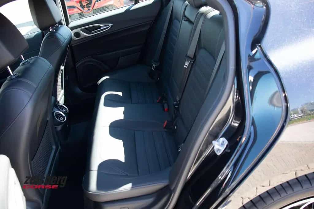 Alfa Romeo Giulia Veloce 2.0 Q4 280PS vom AR Vertragshändle 08/2023-photo-12